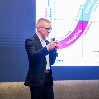 Gabor Holch, Leadership speaker